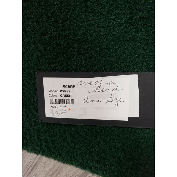 Kedem Sasson Size O/S One of a Kind Green Designer Scarf Fleece Oversize - Picture 4 of 5